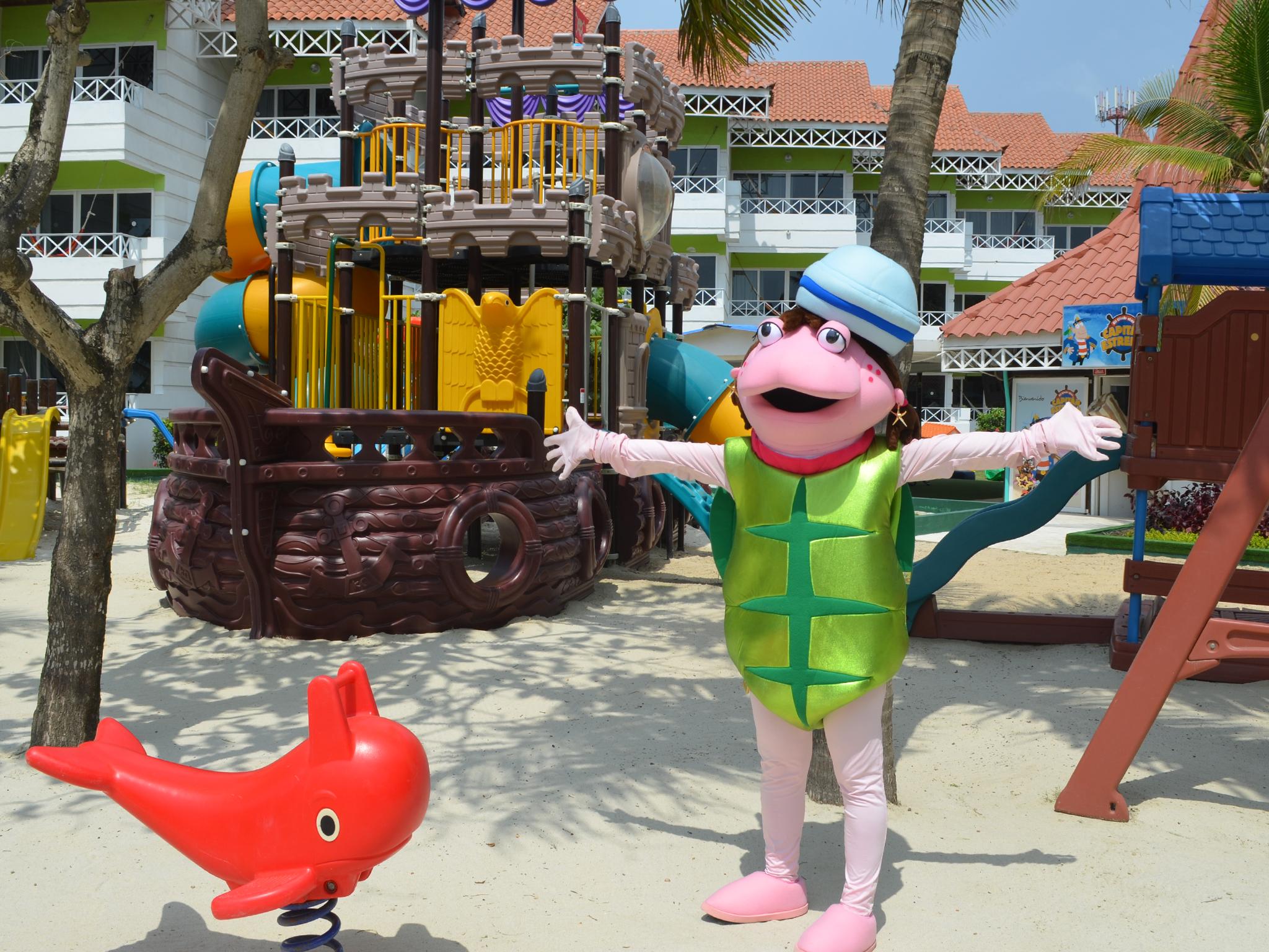 Hotel Las Americas Casa De Playa Cartagena Eksteriør bilde The mascot of the resort, "The Dolphin"
