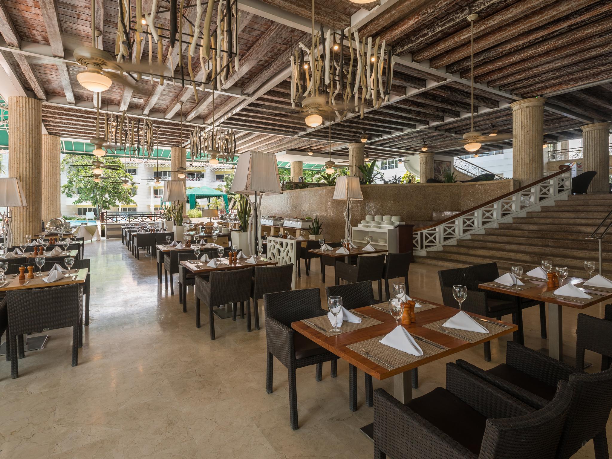 Hotel Las Americas Casa De Playa Cartagena Eksteriør bilde The restaurant
