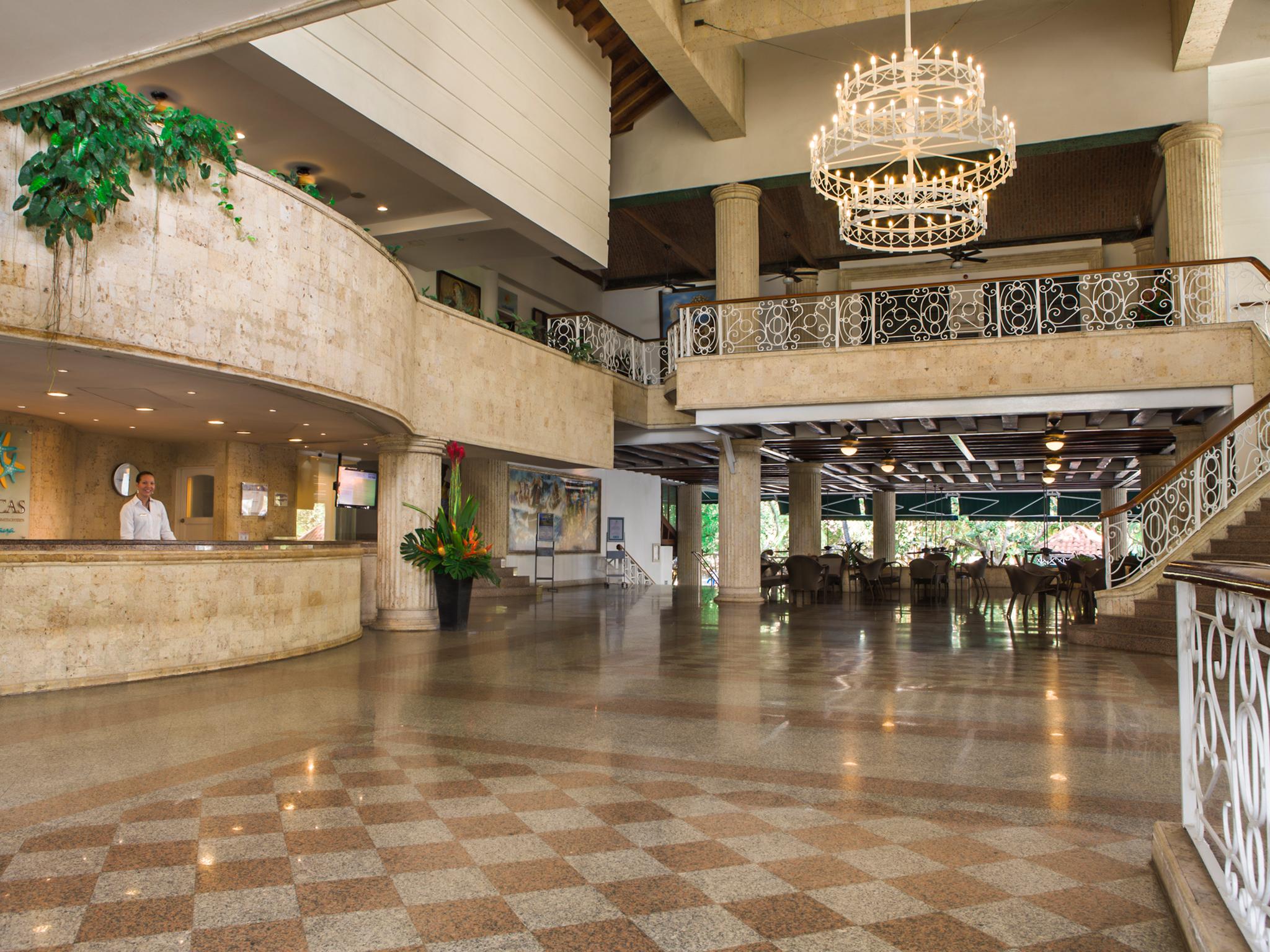 Hotel Las Americas Casa De Playa Cartagena Eksteriør bilde Lobby