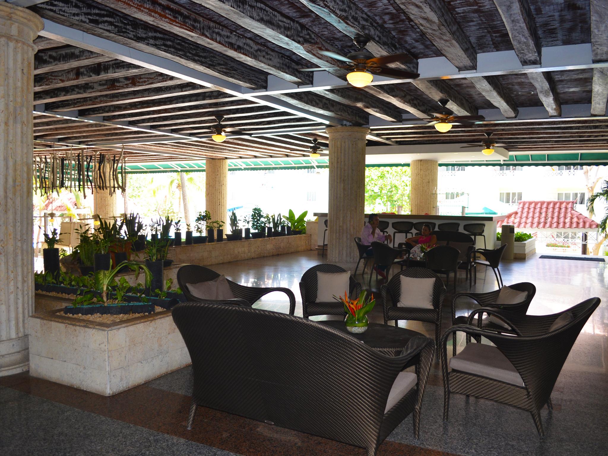 Hotel Las Americas Casa De Playa Cartagena Eksteriør bilde The lobby of the hotel