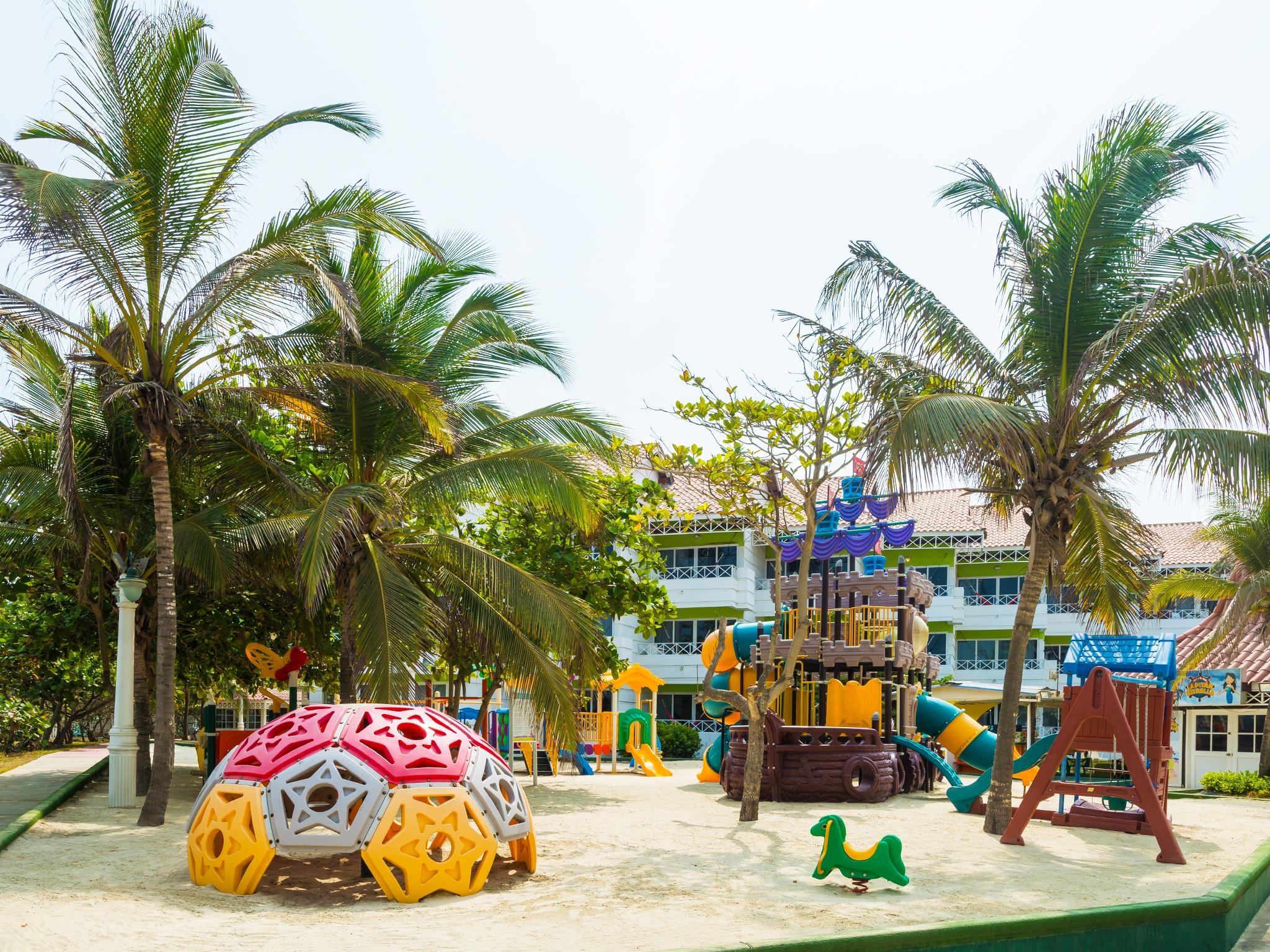 Hotel Las Americas Casa De Playa Cartagena Eksteriør bilde Playground