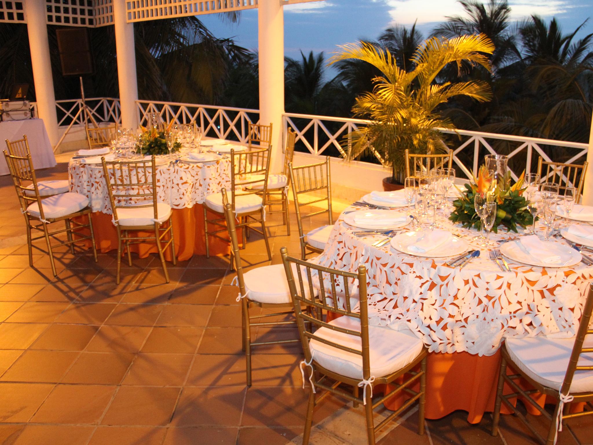 Hotel Las Americas Casa De Playa Cartagena Eksteriør bilde Chiva-War Club