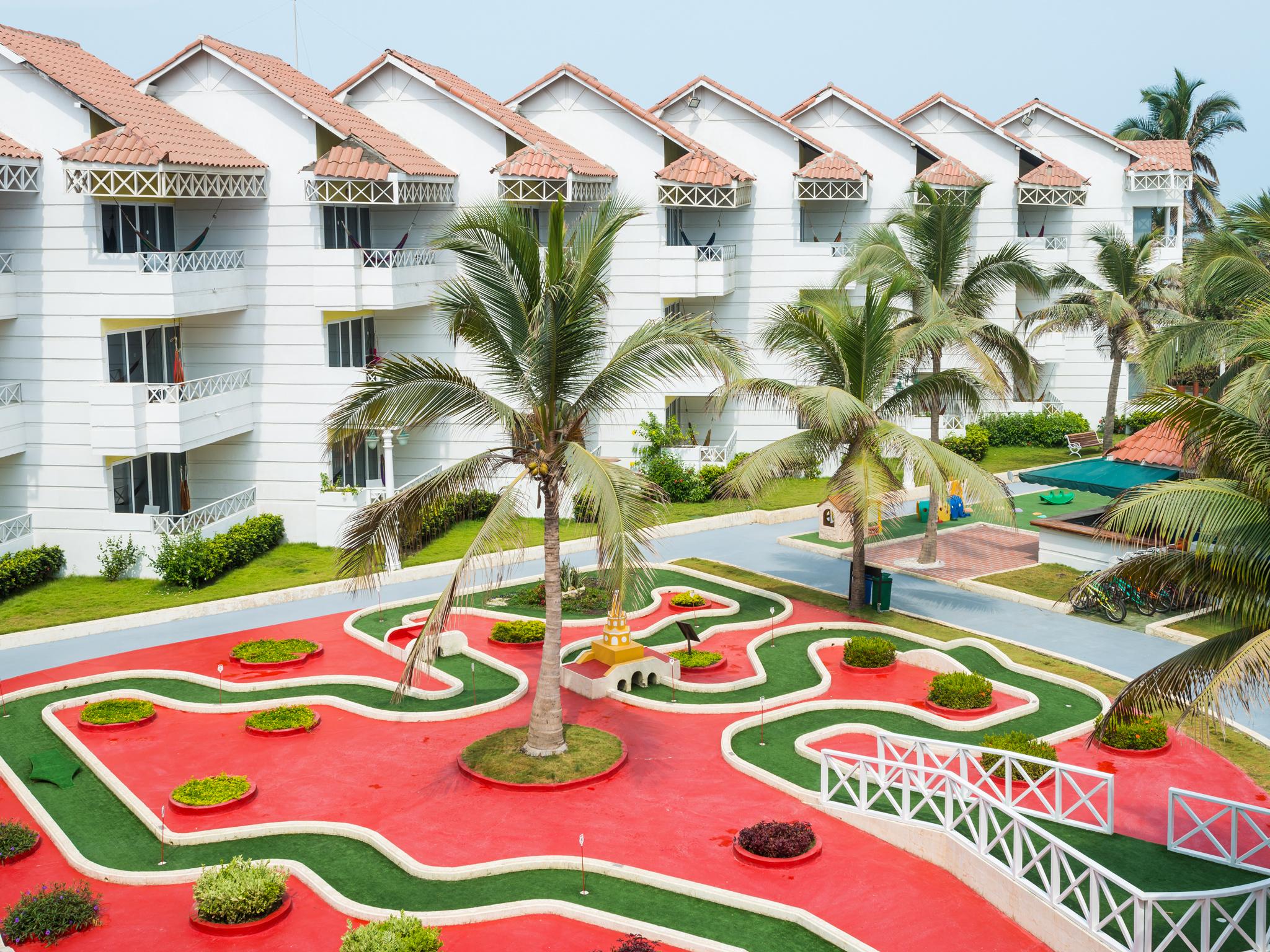Hotel Las Americas Casa De Playa Cartagena Eksteriør bilde Club Mahindra, Pulicat